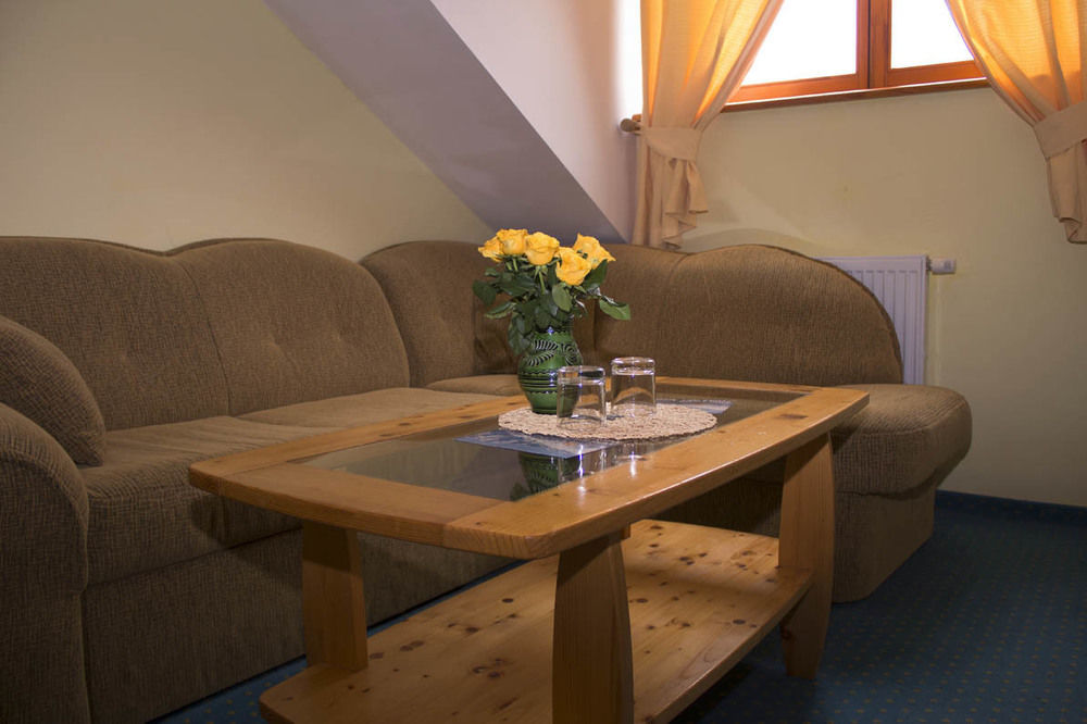 Hotel Villa Siesta Vysoke Tatry Bagian luar foto