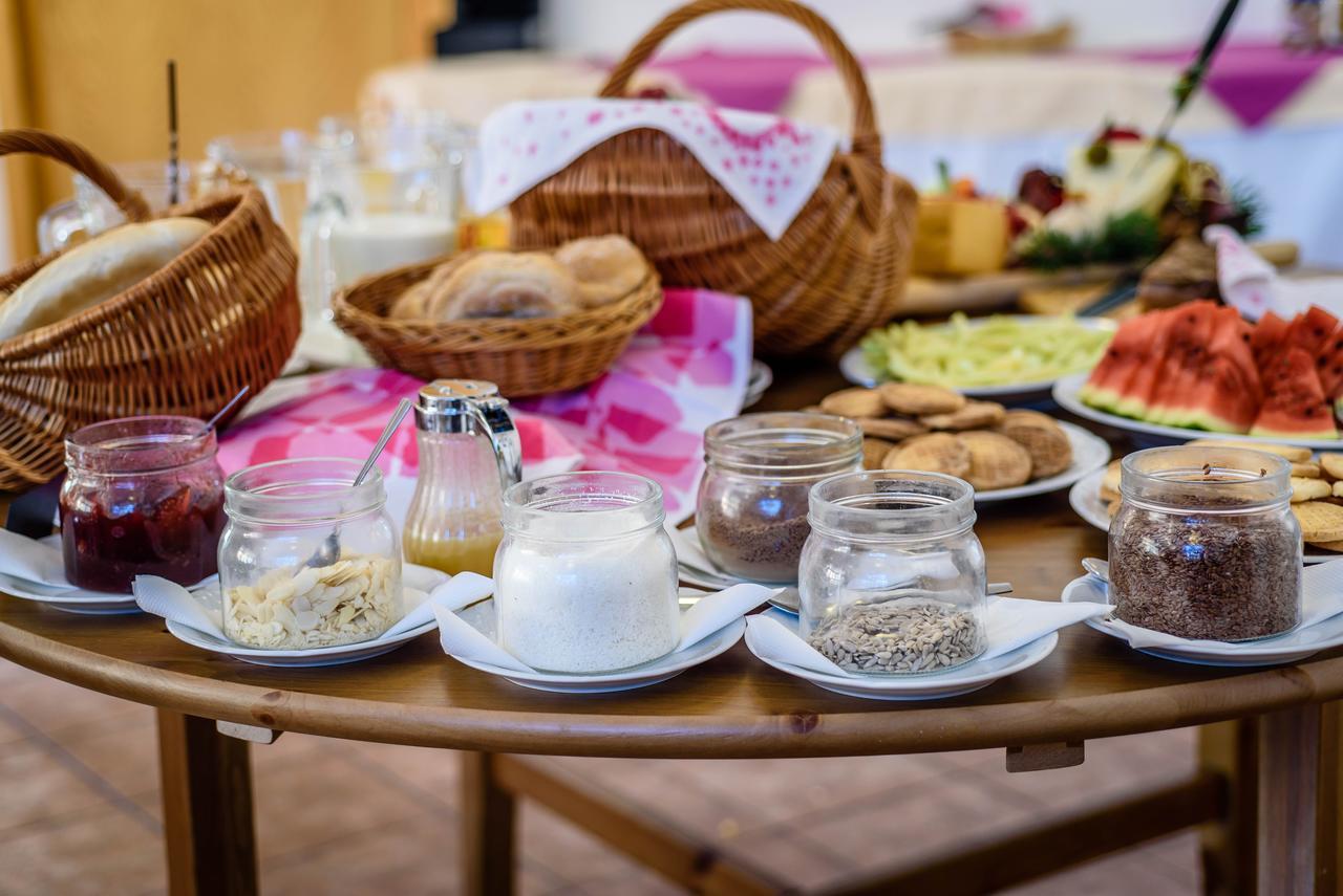 Hotel Villa Siesta Vysoke Tatry Bagian luar foto