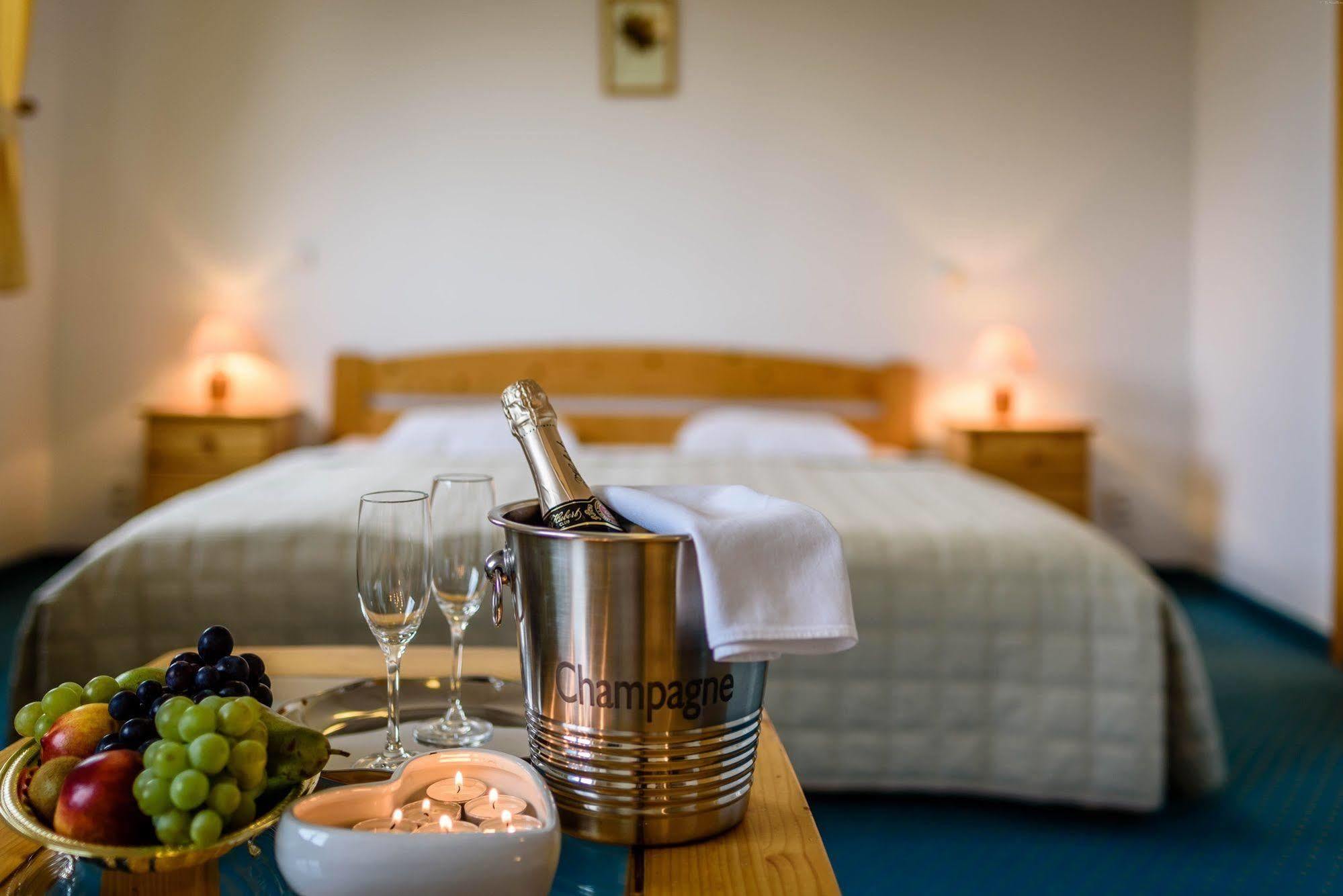 Hotel Villa Siesta Vysoke Tatry Bagian luar foto
