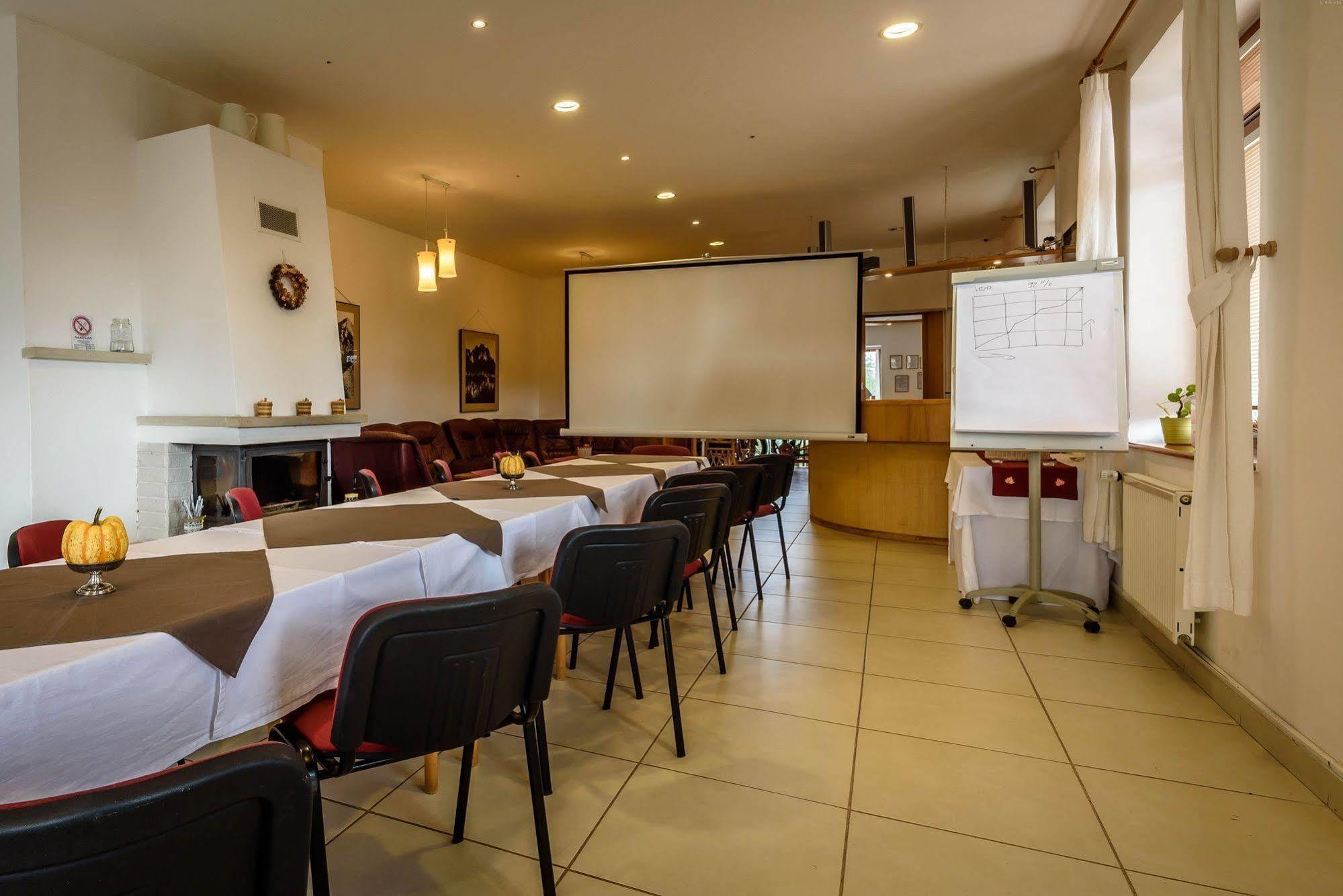 Hotel Villa Siesta Vysoke Tatry Bagian luar foto