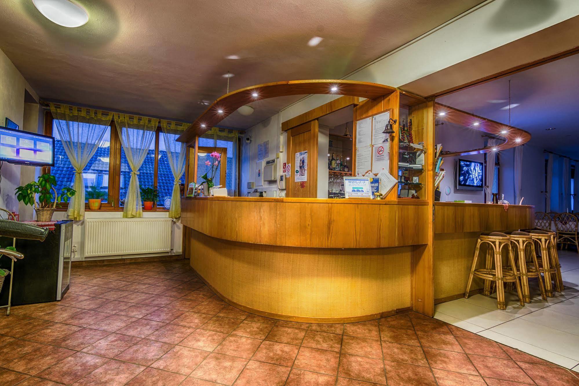 Hotel Villa Siesta Vysoke Tatry Bagian luar foto